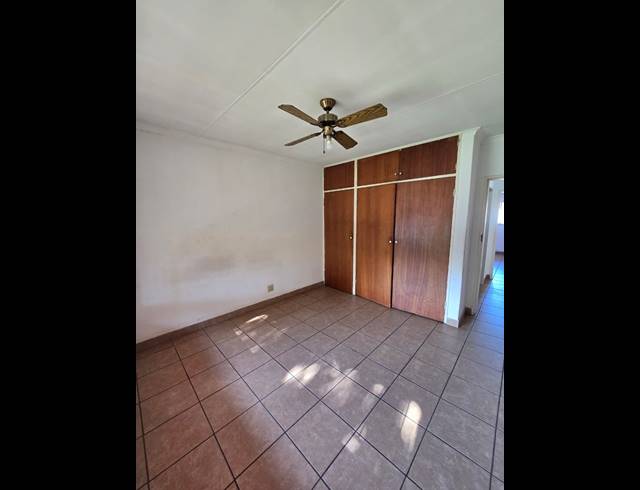 2 BEDROOM FLAT TO LET IN VEREENIGING CENTRAL